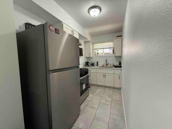 2BR/1BA Apartment · Berkeley photo 4