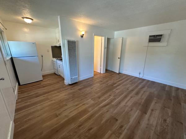 0BR/1BA Apartment on Pine Avenue · Boyes Hot Springs photo 2