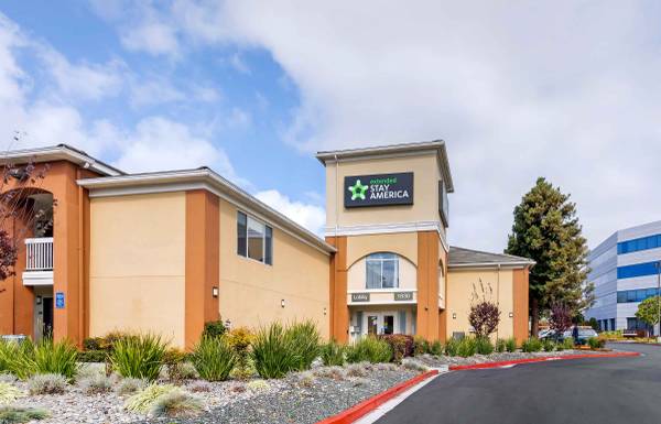 Others on Gateway Drive · San Mateo photo 2