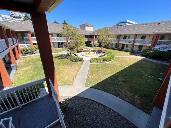 Others on Gateway Drive · San Mateo photo 3