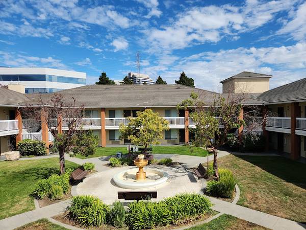 Others on Gateway Drive · San Mateo photo 5