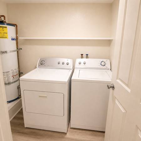 2BR/1BA Duplex · Vallejo photo 4