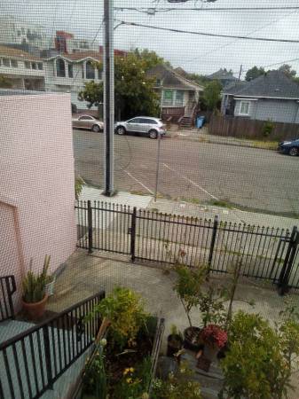 2BR/1BA Apartment · Berkeley photo 2