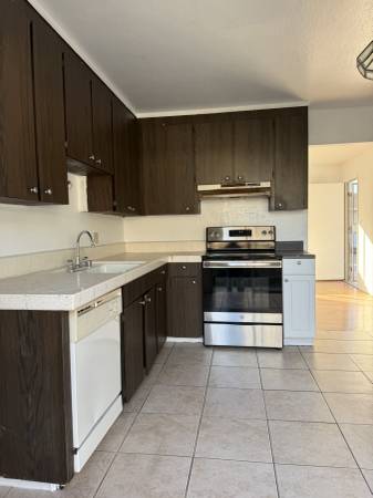 2BR/1BA Duplex on Hanna St. · Gilroy photo 5