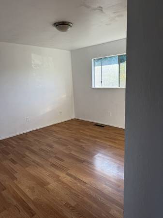 2BR/1BA Duplex on Hanna St. · Gilroy photo 3