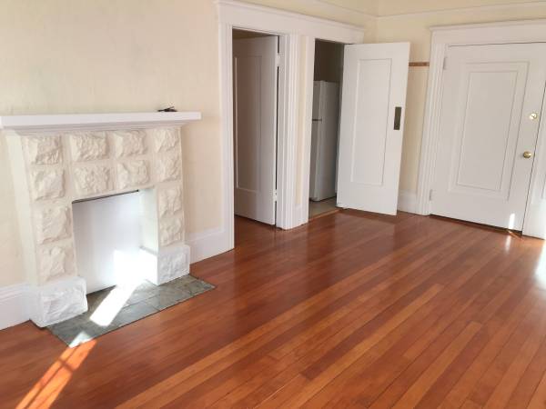 1BR/1BA Apartment · Berkeley photo 3