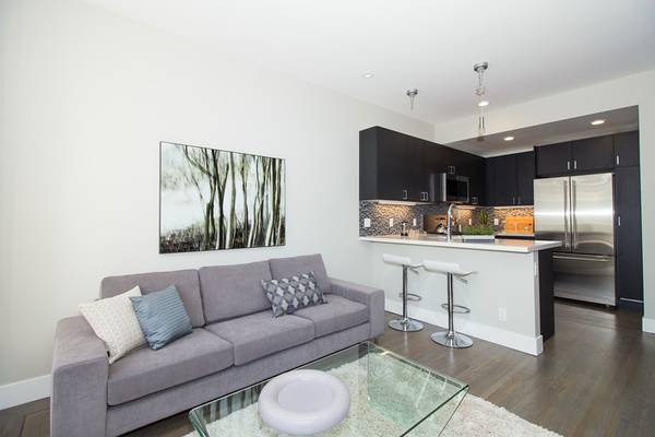 2BR/2BA Apartment on Baker Street · San Francisco photo 2