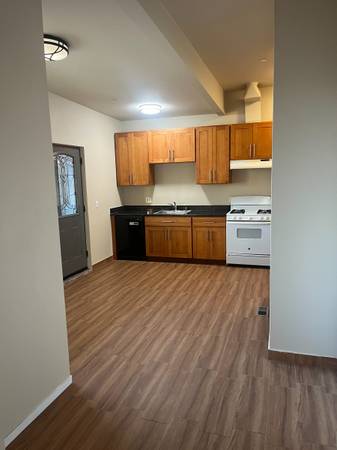 4BR/4BA Apartment · Emeryville photo 5