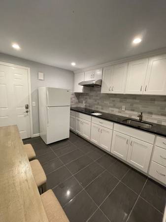 BEAUTIFULLY UPDATED SINGLE FAMILY HOME WITH BONUS ROOMS photo 3