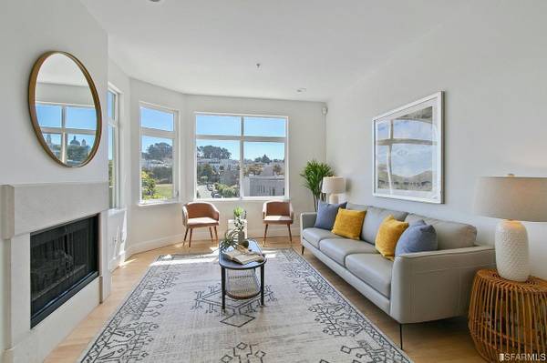 2BR/2BA Apartment · San Francisco photo 2