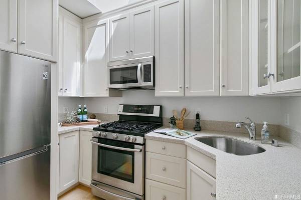 2BR/2BA Apartment · San Francisco photo 4