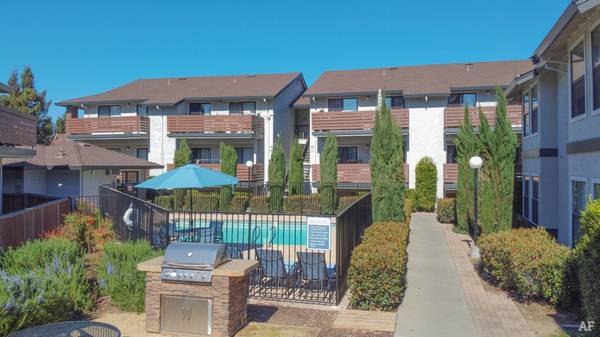 Apartments on Arnold Drive · Pleasant Hill photo 3
