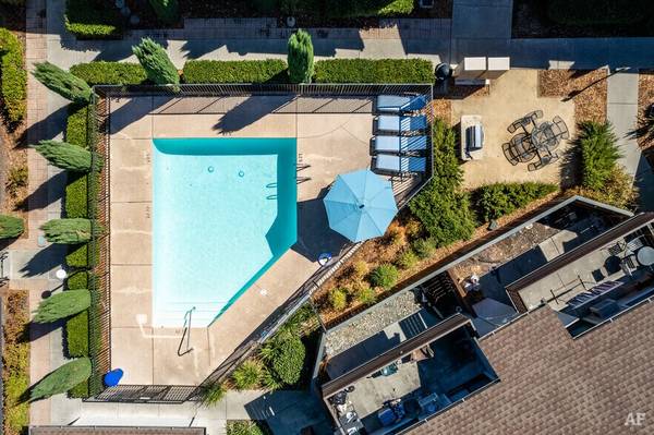 Apartments on Arnold Drive · Pleasant Hill photo 5