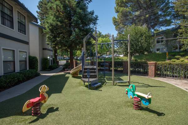 Apartments on Arnold Drive · Pleasant Hill