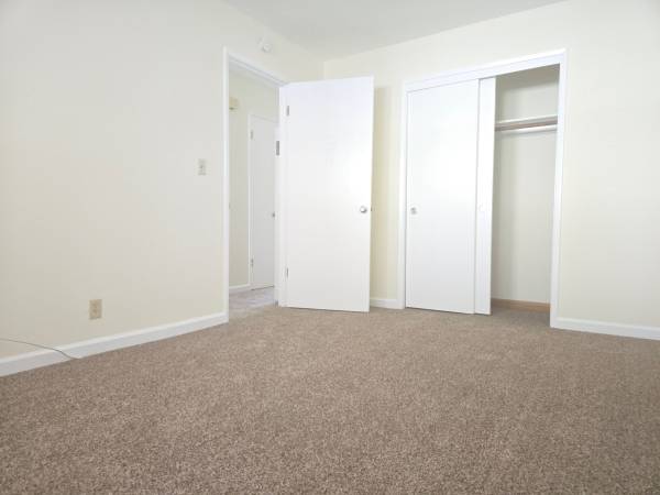 2BR/1BA Apartment · Martinez photo 5