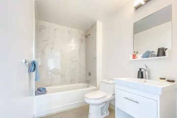 363 6th St photo 4