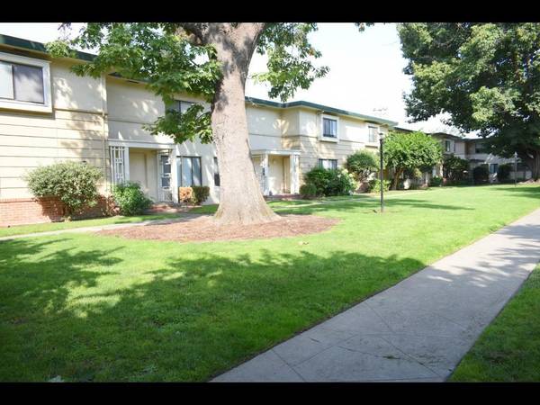 2BR/1BA Townhouse · San Leandro photo 2