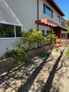 2BR/1BA Apartment on Ash Street · Palo Alto photo 2