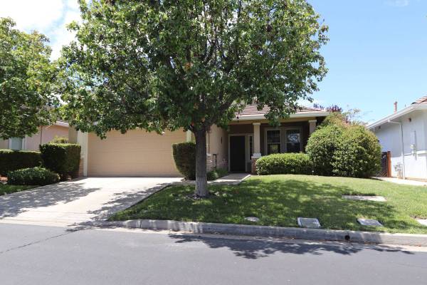 2BR/2BA Single Family House on Quindell Way · Brentwood photo 3