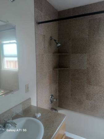1BR/1BA Condo on East Arques Avenue Near America · Sunnyvale photo 2