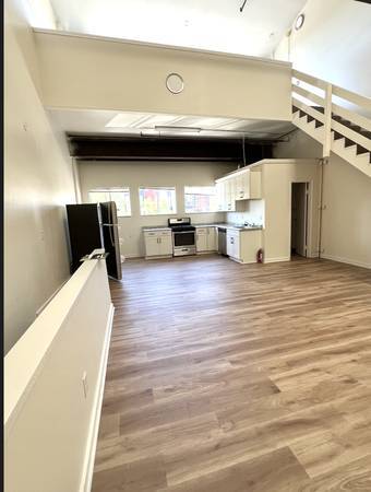 0BR/1BA Loft on Ford Street Near Studio 18 · Oakland photo 2