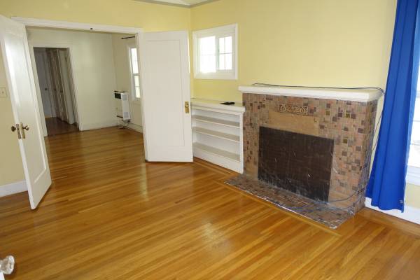 3BR/2BA Apartment · Berkeley photo 2