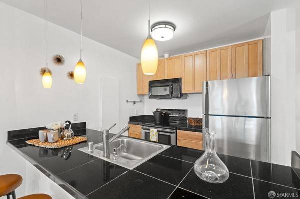 1BR/1BA Condo · San Mateo photo 5