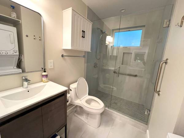 1BR/1BA Single Family House · San Carlos photo 3