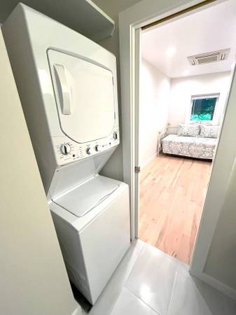 1BR/1BA Single Family House · San Carlos photo 4