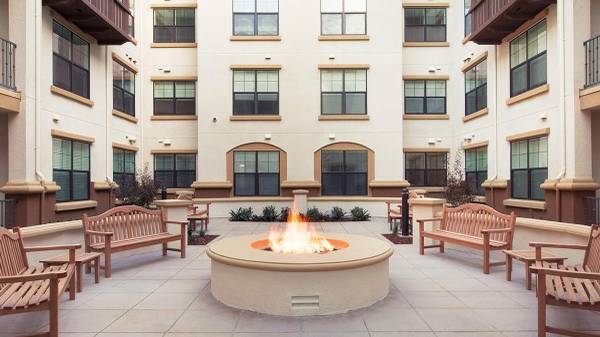 Apartments on El Camino Real · Santa Clara photo 5