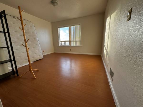 2BR/1BA Other · Daly City photo 5