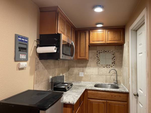 1BR/1BA In Law Adu · Hayward photo 4
