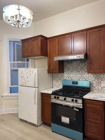 1BR/1BA Apartment · Oakland photo 2