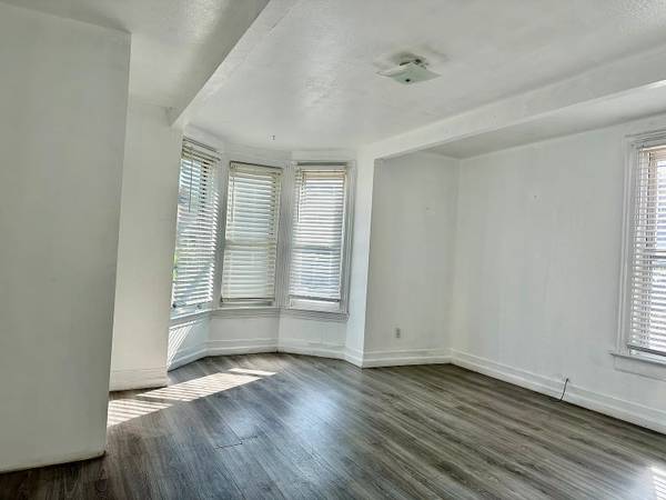 Apartments on Pacific Ave · Alameda photo 5