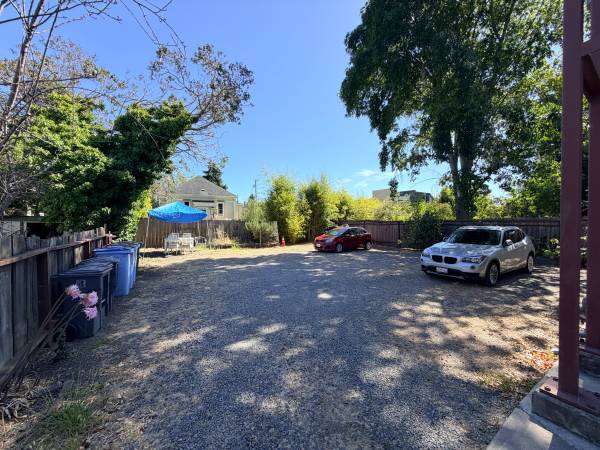 1628 Fairview St Berkeley, CA 94703 photo 2