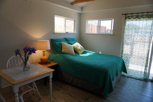 0BR/1BA Apartment · Santa Cruz photo 2