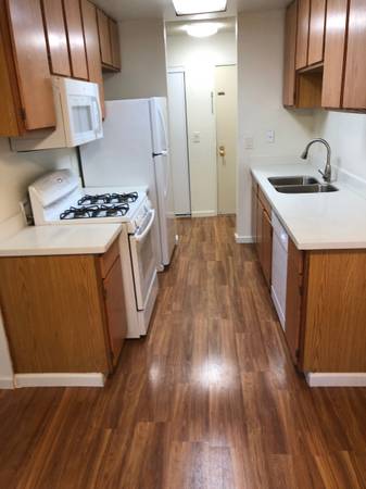 2BR/2BA Apartment on Gading Rd · Hayward