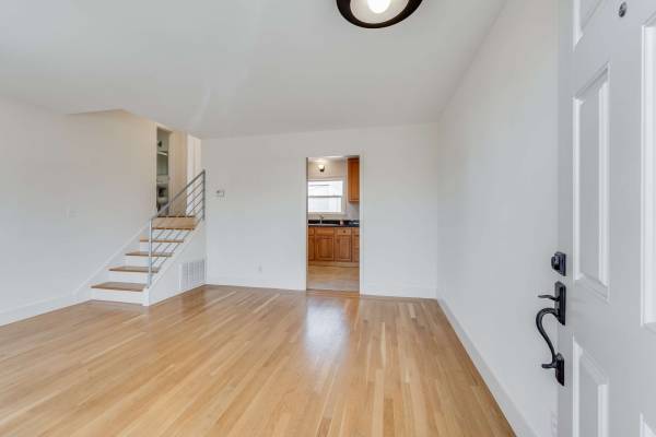 1BR/1BA Apartment · Richmond photo 4