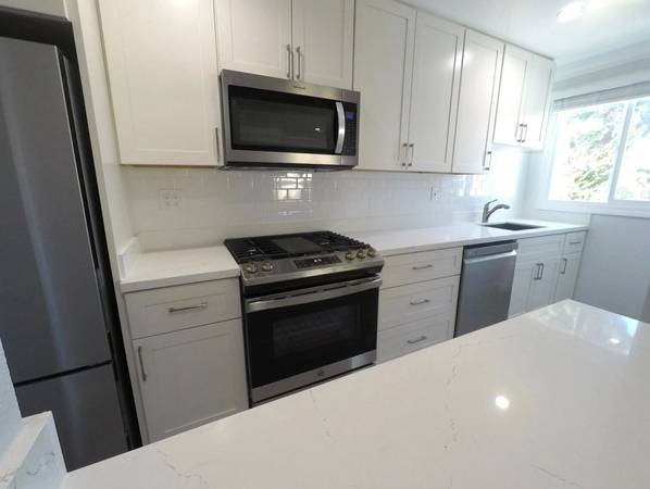 1925 Tenth St Berkeley, CA 94710 photo 2