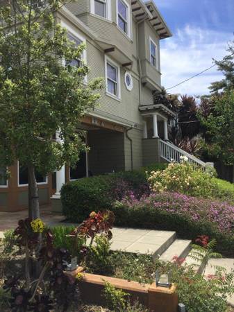 4BR/1BA Flat · Berkeley photo 2