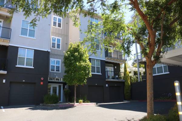 Apartments on Round Barn Blvd · Santa Rosa photo 4