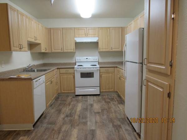 BRANHAM LANE APTS photo 3