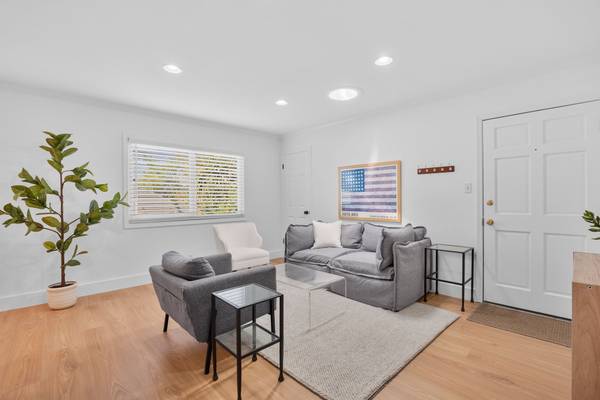 2BR/1BA Apartment on 8th Street · Berkeley photo 5