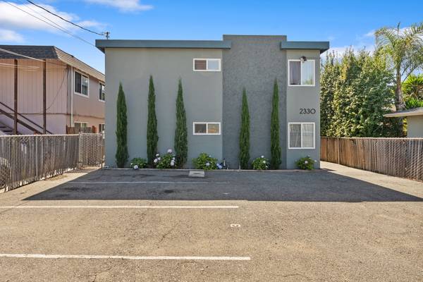 2BR/1BA Apartment on 8th Street · Berkeley photo 2