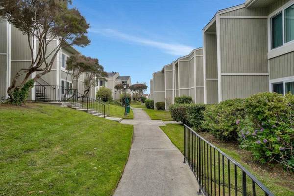 1BR/1BA Apartment on Callan Blvd · South San Francisco photo 4