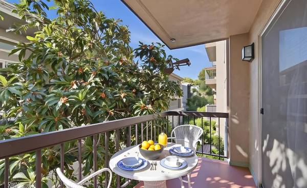 1BR/1BA Condo · Oakland photo 4