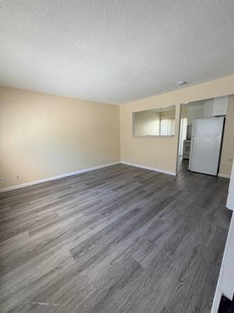 2BR/2BA Apartment · Hayward photo 3