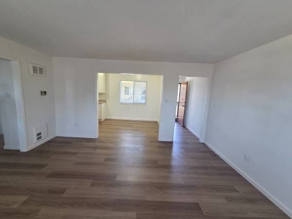 2BR/1BA Apartment · Alameda photo 3