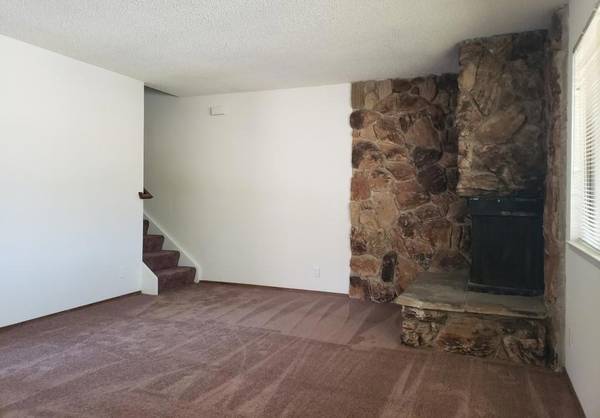 3BR/3BA Duplex · Fremont photo 2