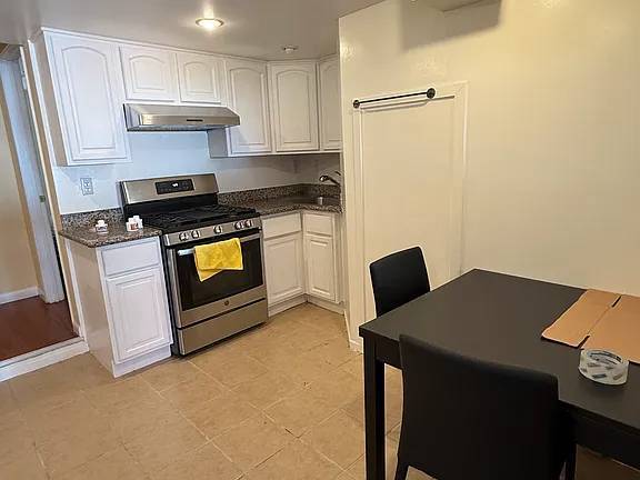 2BR/1BA Townhouse on Lisbon St · San Francisco photo 2